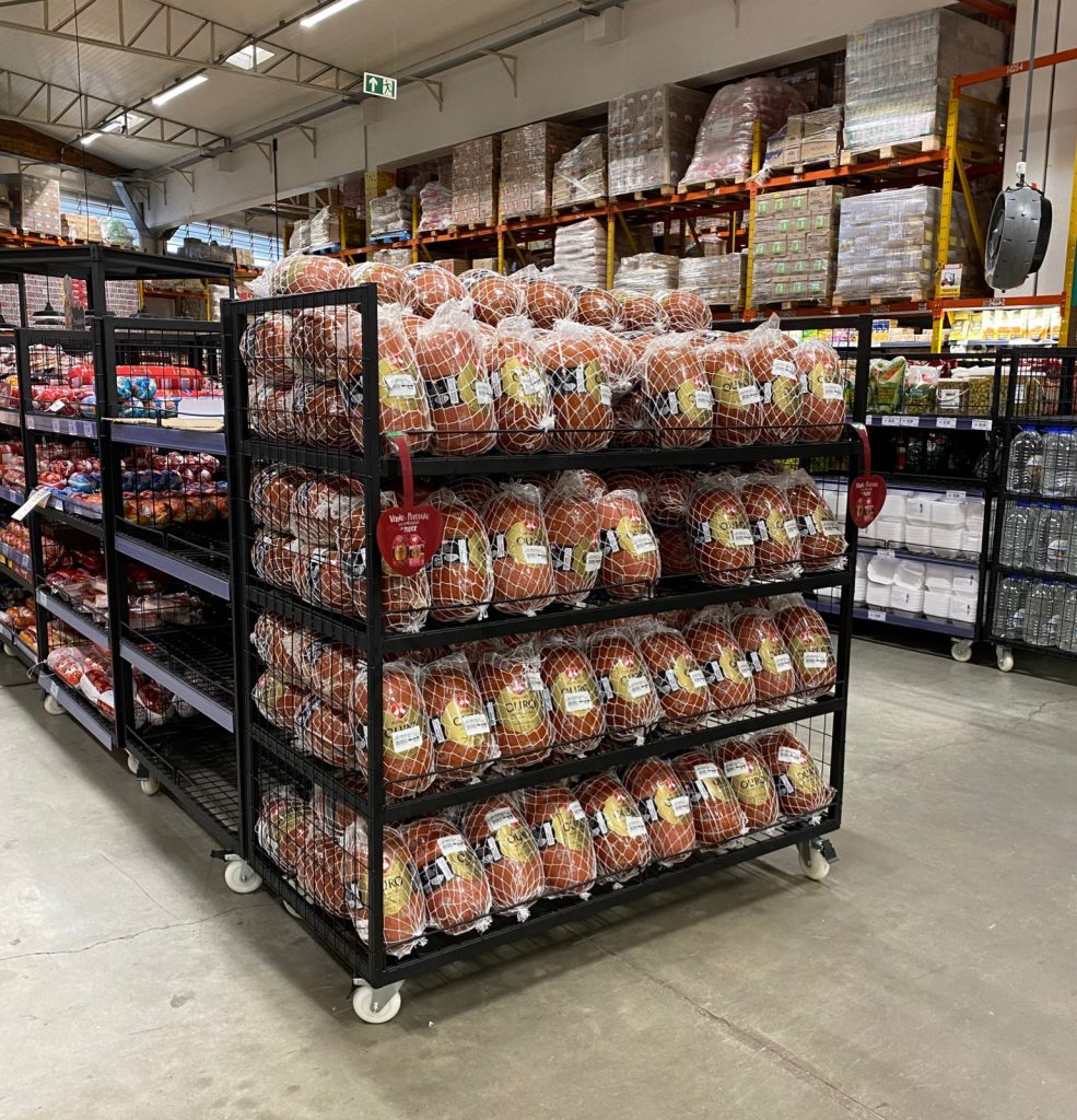 Rodo de metal doméstico, acessórios para churrasco, expositores em arame, grades para walk in cooler e decoração em aramado em Curitiba.
